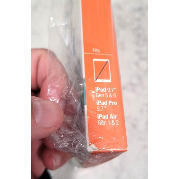 Solo Velocity Ultra-Slim Navy Case For iPad 9.7" iPad Pro 9.7" iPad Air 1 & 2 - Picture 5 of 5